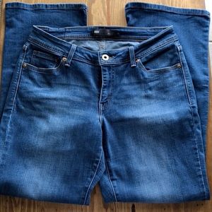 Size 12 Levi’s 529 Curvy Bootcut Jeans.